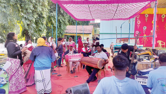 क्रिसमस की तैयारी जोरों पर