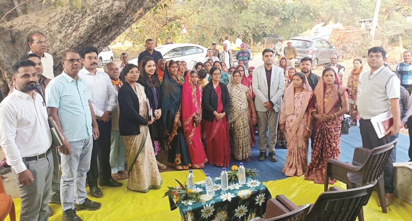 कृषि उत्पाद आयुक्त ने किया गांवों का निरीक्षण