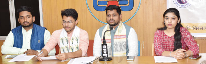 व्यापमं की भर्तियों, और स्कूल-उच्च शिक्षा से संतुष्ट नहीं अभाविप