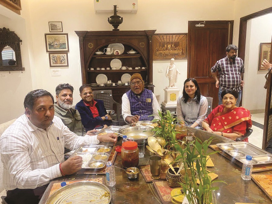 जोगी परिवार को क्रिसमस की बधाई देने पहुंचे जनप्रतिनिधि