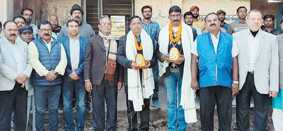 सोनार समाज की मासिक बैठक, दो निजी स्कूल के प्राचार्य का सम्मान