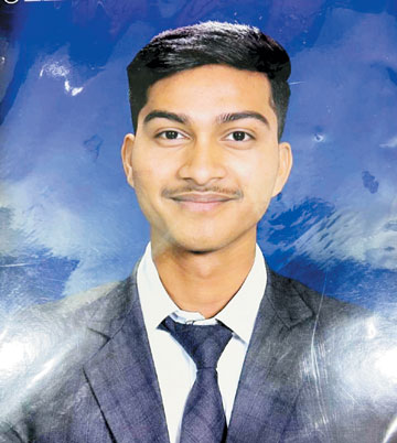 सडक़ हादसे में डॉक्टर के बेटे की मौत