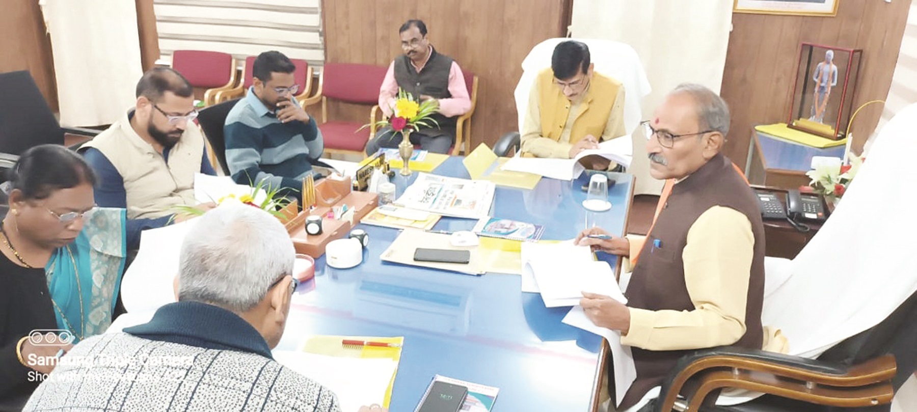 ऋण समिति की बैठक में 3.71 करोड़ ऋण स्वीकृत