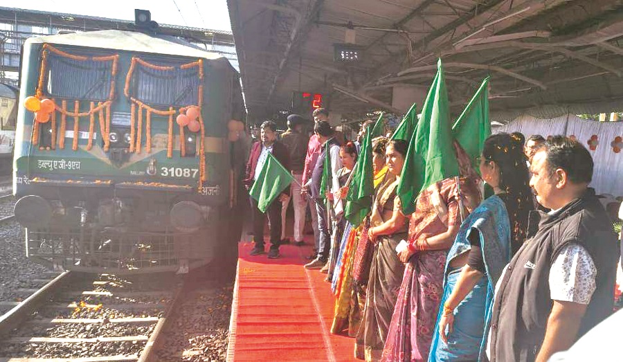 हरिद्वार-ऋषिकेश दर्शन के लिए 800 यात्री रवाना