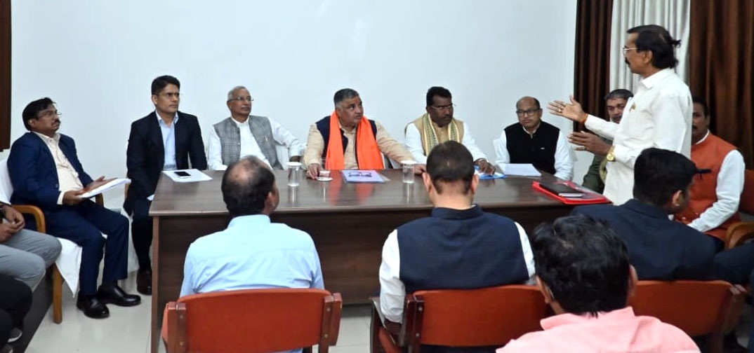 पर्यटन व संस्कृति मंत्री ने राजिम कुंभ कल्प आयोजन के संबंध में ली अफसरों की बैठक