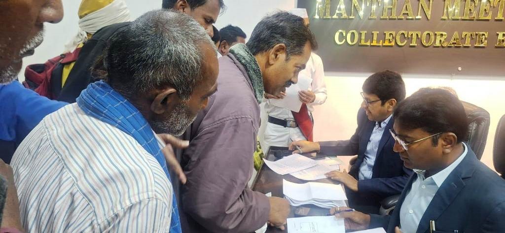 पीएम आवास की तीसरी किश्त दो साल से नहीं मिली, हितग्राही पर चढ़ा कर्ज