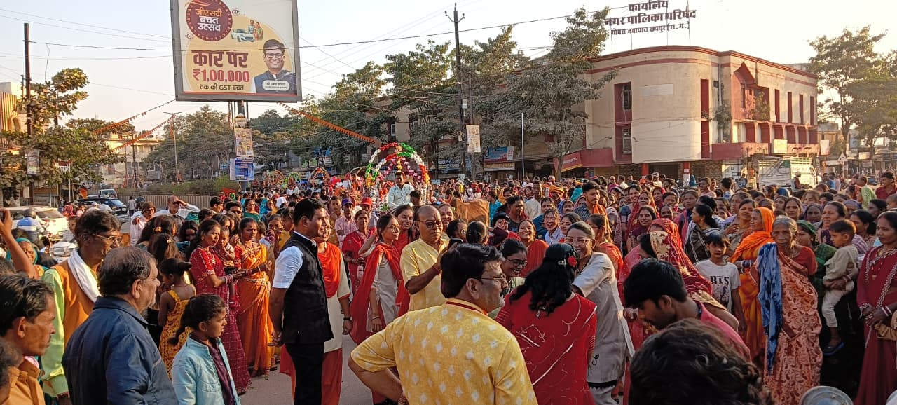 11 बेटियों की बारात में उमड़े हजारों बाराती