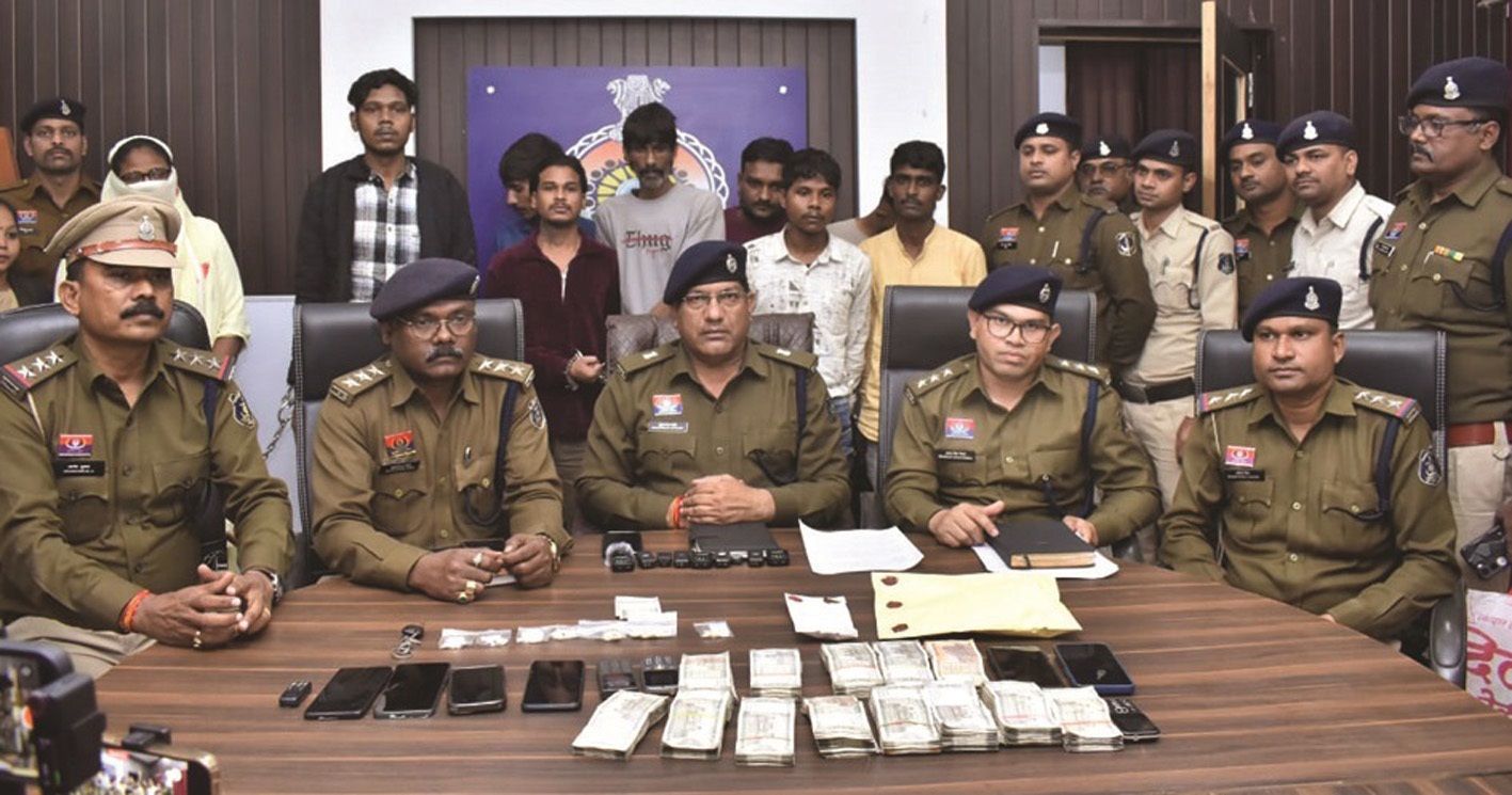 हेरोइन चिट्टा के साथ महिला सहित 9 आरोपी गिरफ्तार