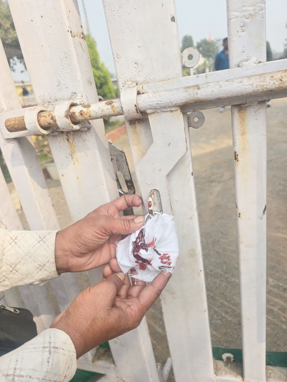  71 लाख  के 7 बड़े टैक्स बकायादारों के परिसरों में निगम के ताले