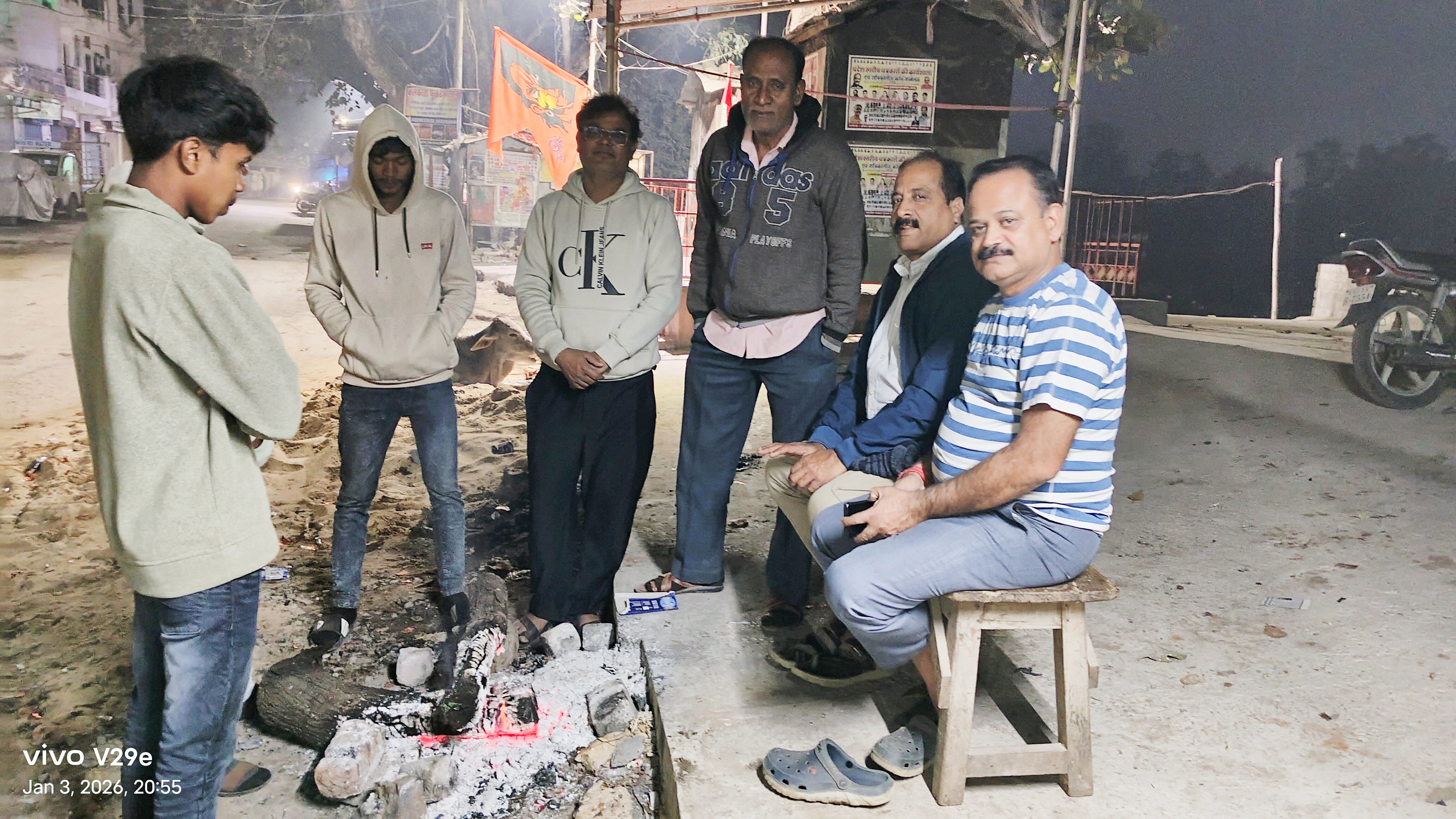 छेरछेरा पर जिपं अध्यक्ष ने लोगों से मिलकर दी शुभकामनाएं