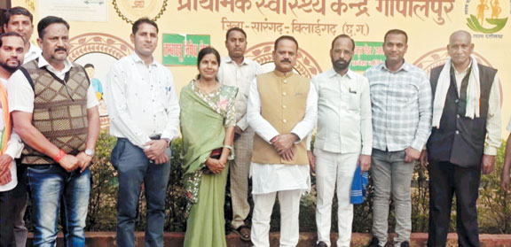 जिपं अध्यक्ष ने किया पीएचसी गोपालपुर का निरीक्षण