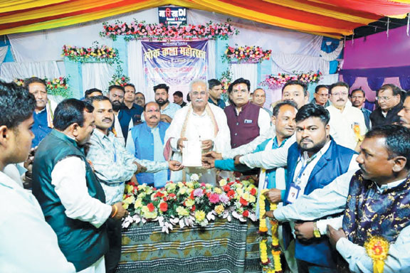 कुरुद में आकर सरकार पर बरसे भूपेश बघेल