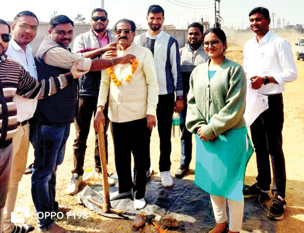 मंत्रालय आवासीय परिसर में सडक़ निर्माण का भूमिपूजन