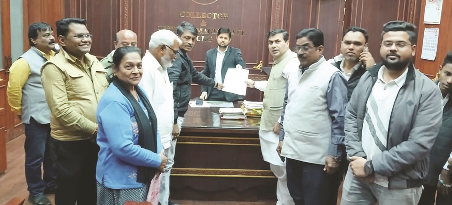 बोरसी अंडर ब्रिज की खामियों और एसआईआर में सरलीकरण को लेकर कांग्रेस अध्यक्ष ने सौंपा कलेक्टर को ज्ञापन