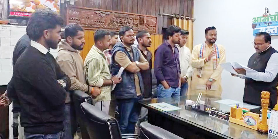  बस्तर में 50 फीसदी स्थानीय रोजगार आरक्षण की मांग पर युवा कांग्रेस ने सौंपा ज्ञापन, आंदोलन की चेतावनी