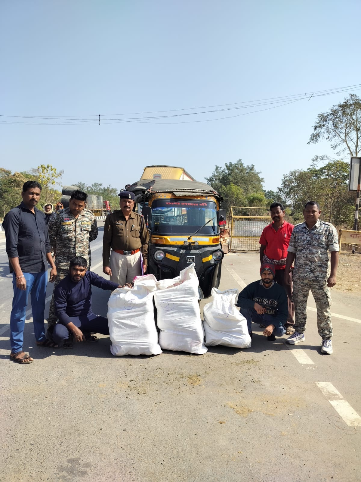 ऑटो में ले जा रहे थे 60 किलो गांजा, दो आरोपी गिरफ्तार