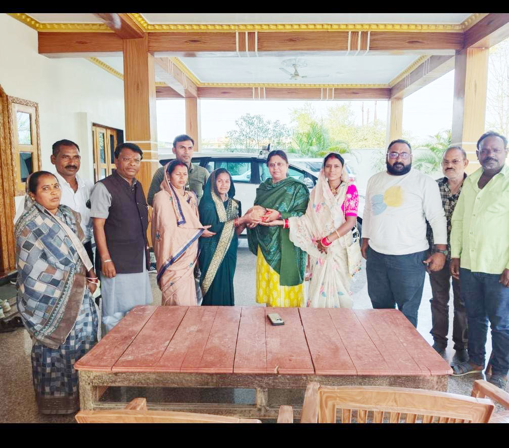  शिव मंदिर प्राणप्रतिष्ठा में शामिल होने सांसद रूपकुमारी को न्यौता