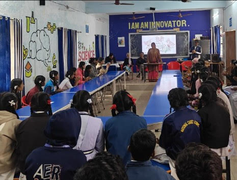 हिंदी दिवस पर छात्र-छात्राओं की रचनात्मक प्रतिभा ने बिखेरी छटा