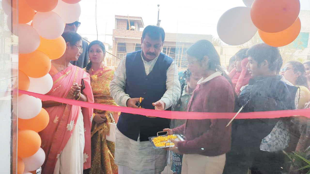 सांसद ने प्रगति फाइन आर्ट एंड म्यूजिक अकादमी का किया उद्घाटन