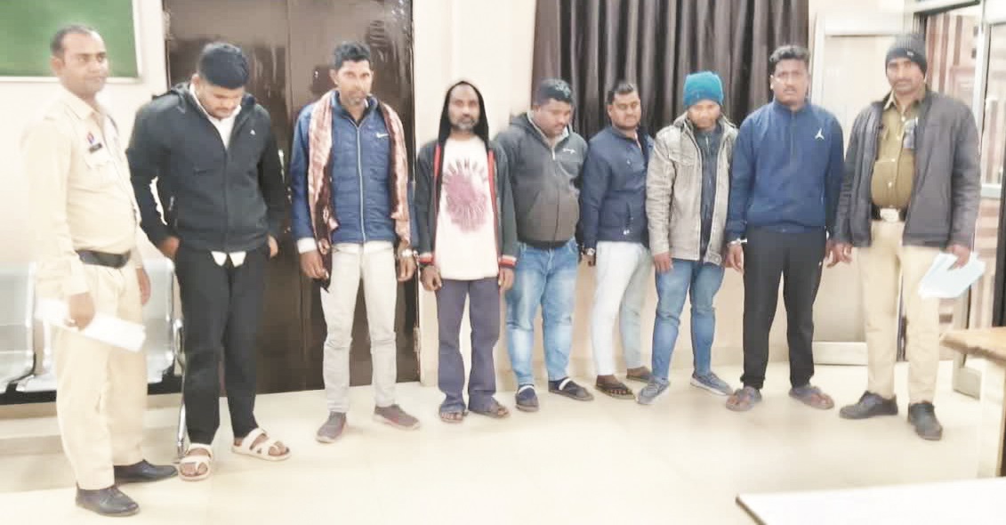 शराब तस्करी-बिक्री करने वाले गिरोह का पर्दाफाश, 7 आरोपी गिरफ्तार