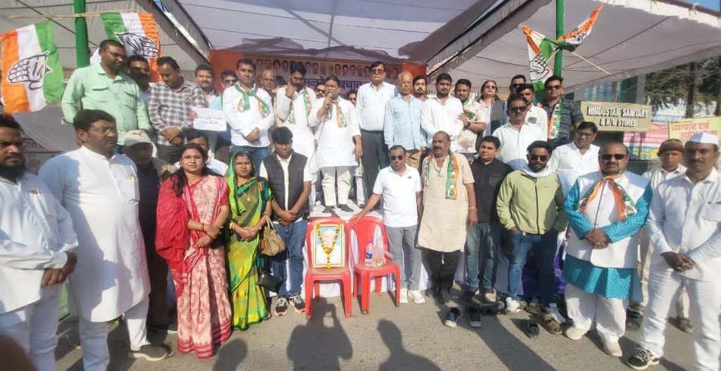 कांग्रेस का मनरेगा बचाओ संग्राम गांधी चौक में अनशन के साथ शुरू