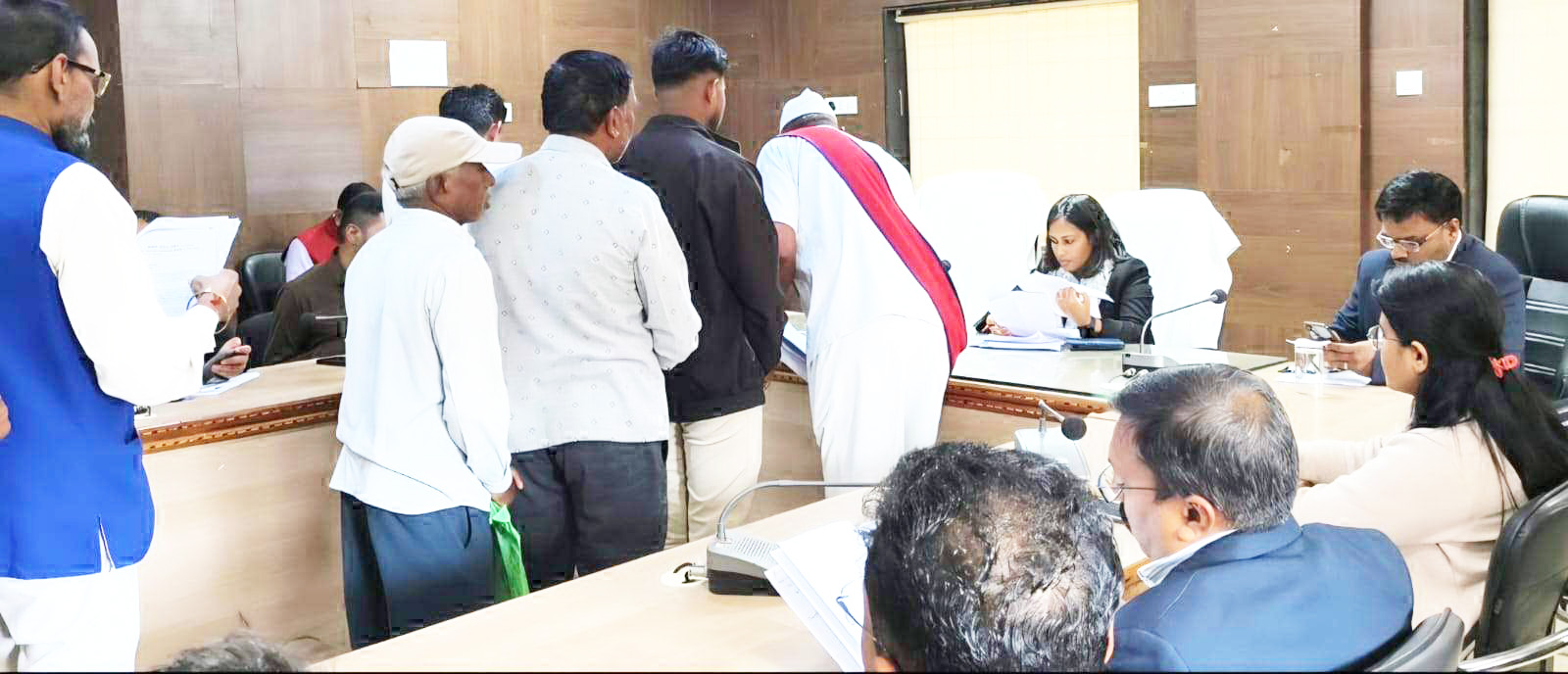 जनदर्शन में 49 आवेदन