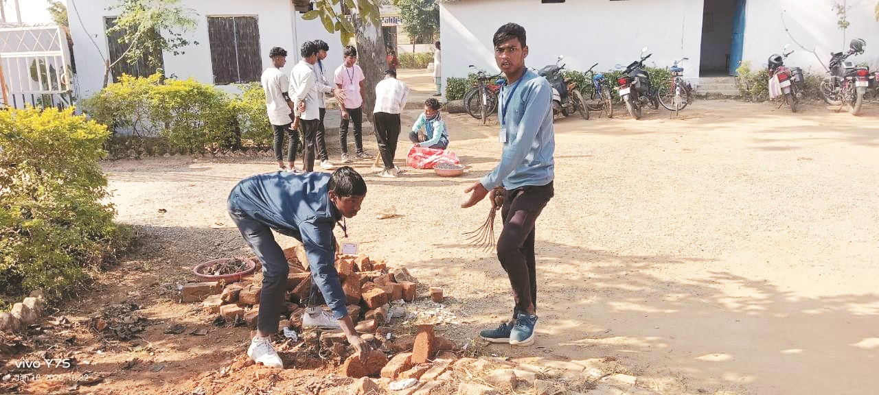 एनएसएस शिविर में सफाई अभियान