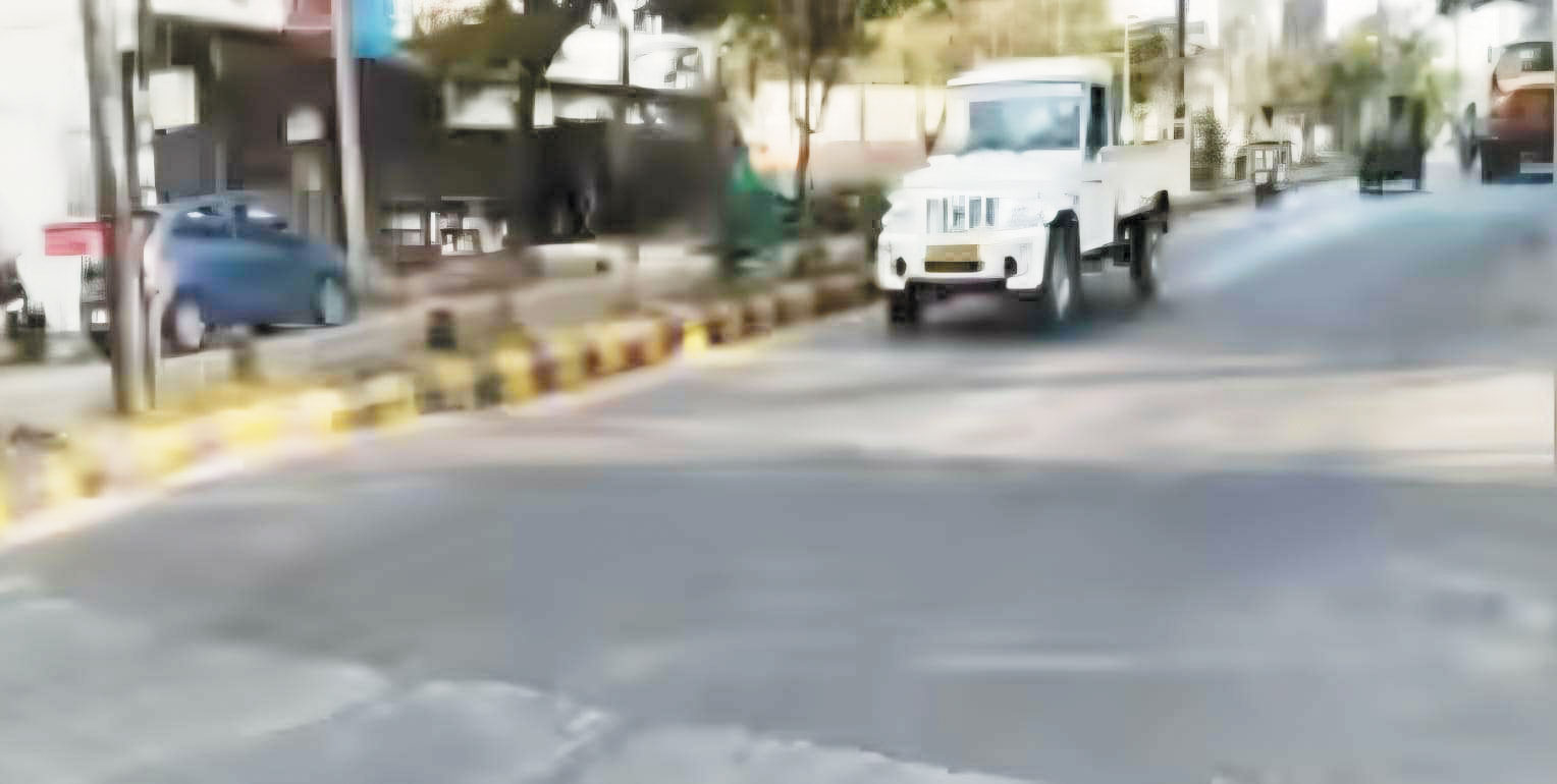 ब्रेकर पर बाइक बेकाबू, युवक गंभीर