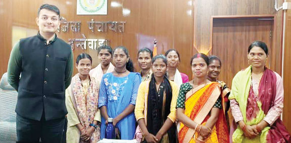   आठ बेटियों को मिला रोजगार