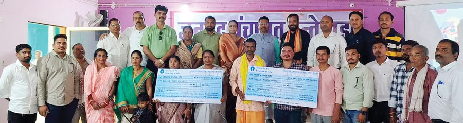 विधायक ने दी स्वेच्छानुदान  राशि