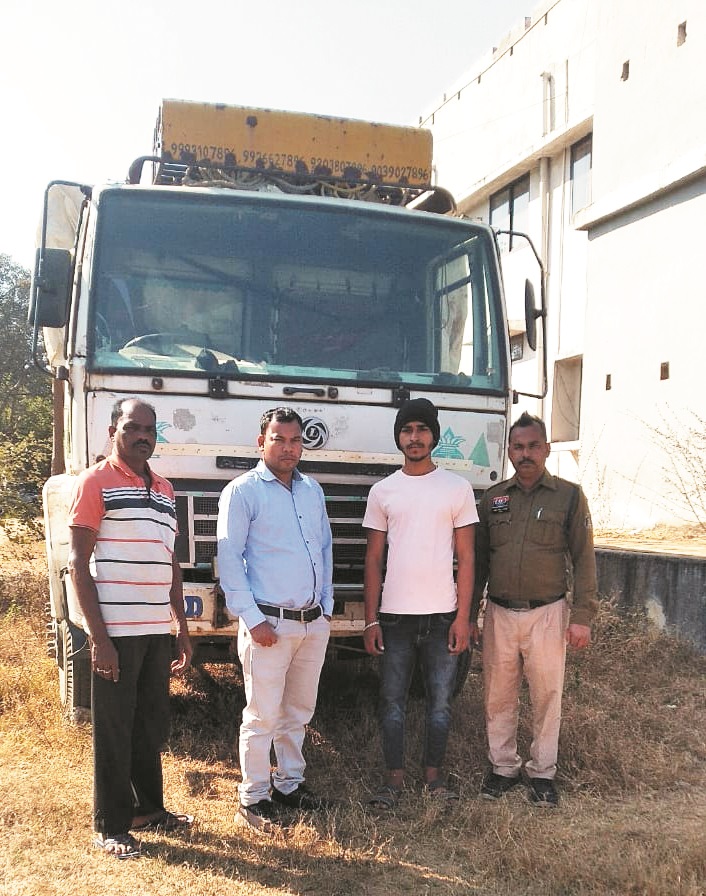 15 हजार कट्टा धान-तीन वाहन जब्त