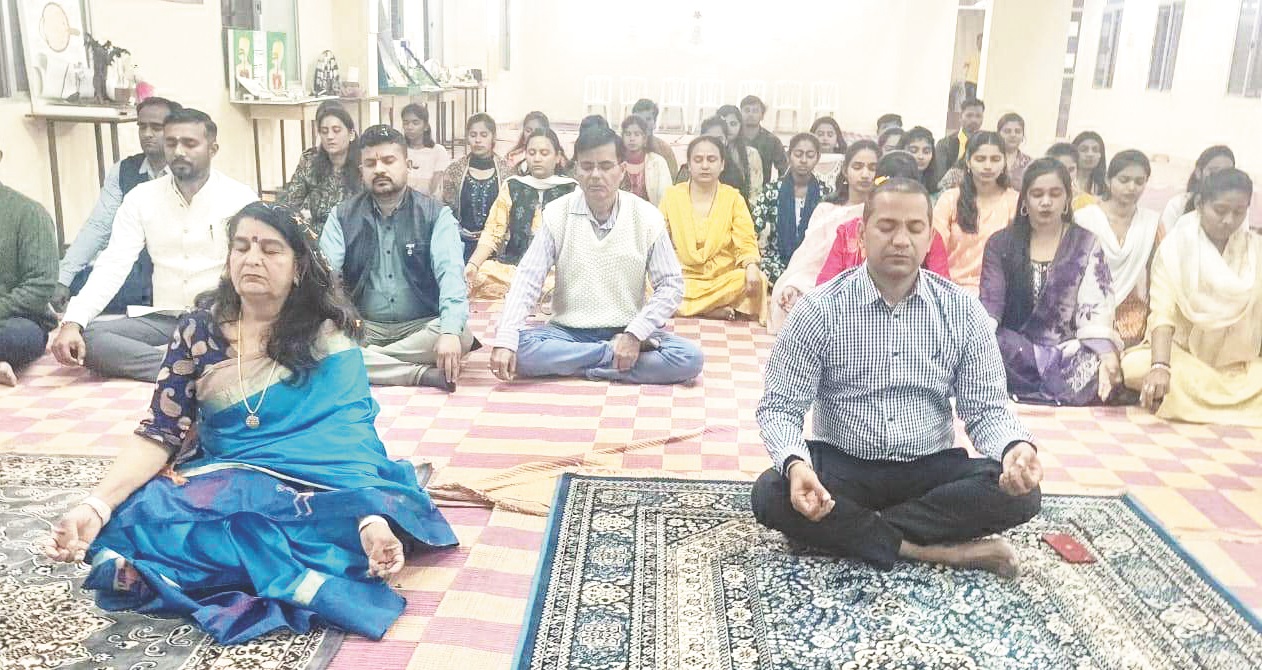 मकर संक्रांति पर संगीत विवि में ध्यान संध्या