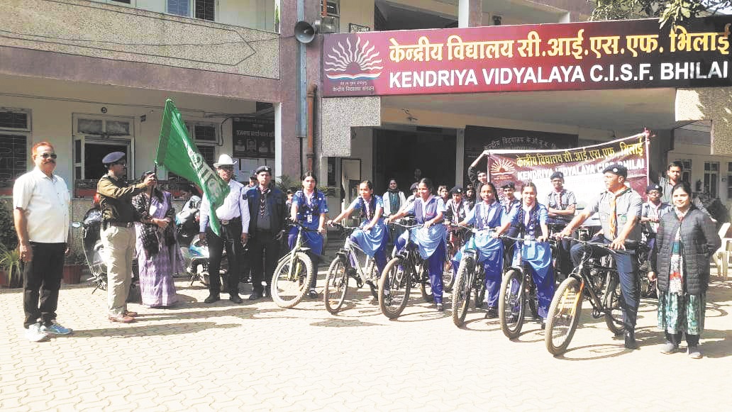 केंद्रीय विद्यालय सीआईएसएफ उतई भिलाई में सडक़ सुरक्षा सप्ताह