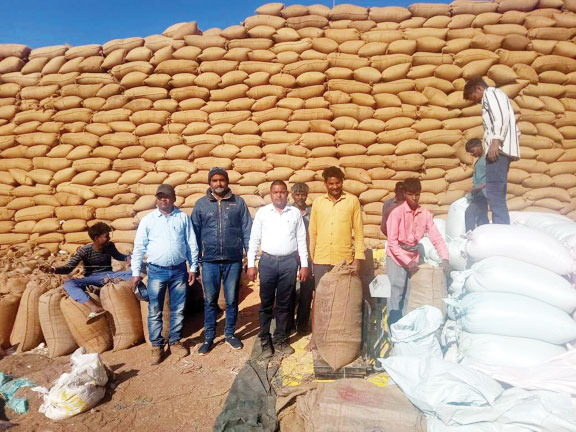 किसान कांग्रेस ने धान खरीदी केंद्रों का किया निरीक्षण