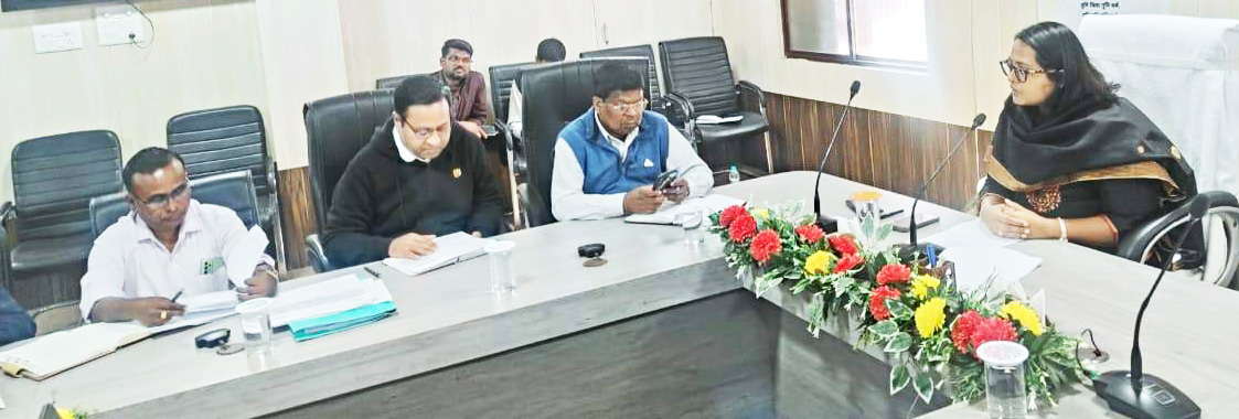 कार्य में अनावश्यक देरी बर्दाश्त नहीं की जाएगी-कलेक्टर