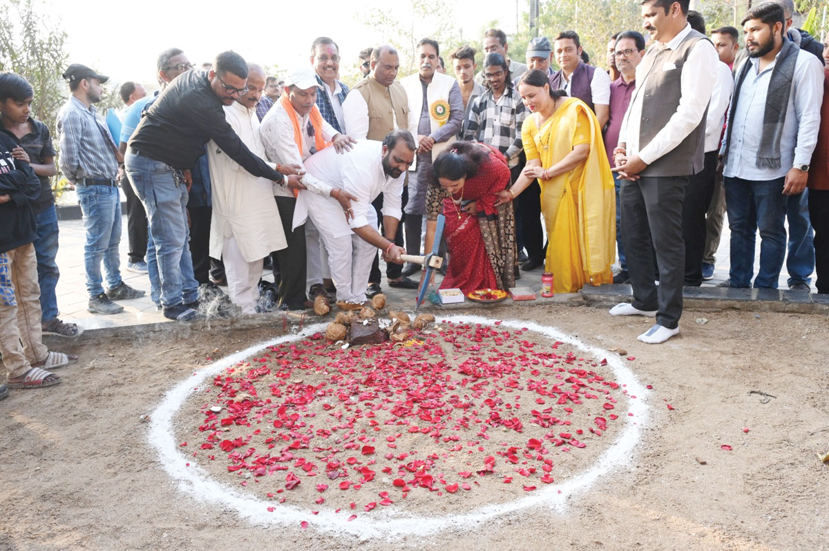 पश्चिम के तीन वार्डों में 3 करोड़ के नये विकास कार्यों का भूमिपूजन