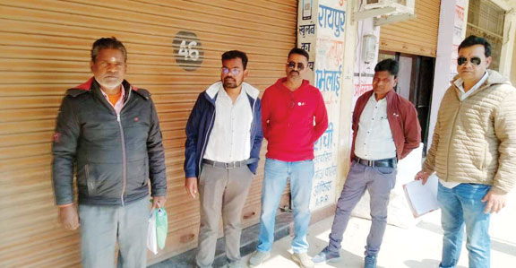 किराया बकाया, आठ दुकानें सील