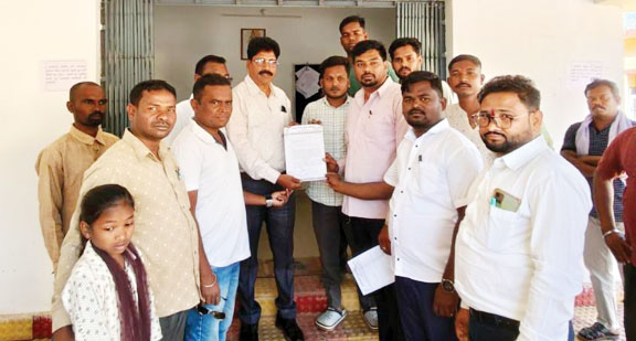 ई- केवाईसी के नाम पर राशन रोक ने व कटौती का आरोप, युवा कांग्रेस ने सौंपा ज्ञापन