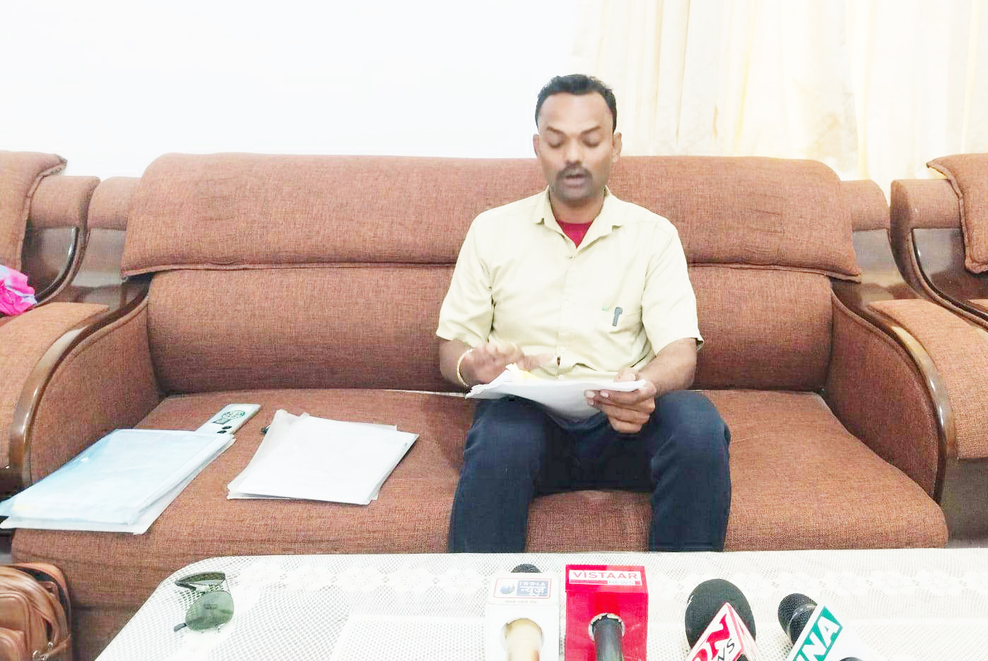  निरस्त खसरे पर रजिस्ट्री का आरोप, पटवारी के विरुद्ध शिकायत