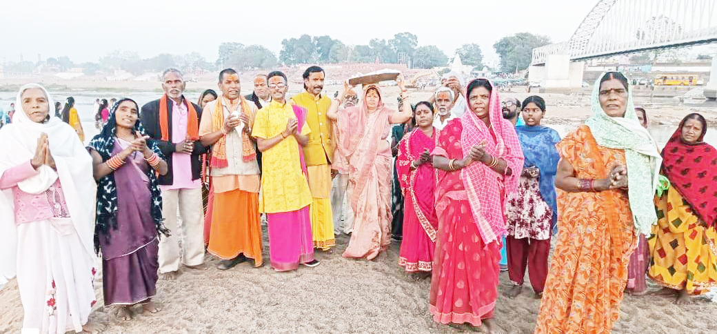 कल्पवास स्थल पर गोष्ठी का आयोजन