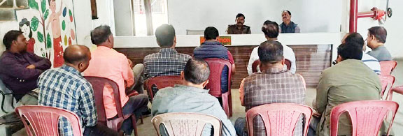 राजपुर में जाम से निपटने पुलिस की पहल, बस एजेंट व कारोबारियों को दिए सख्त निर्देश