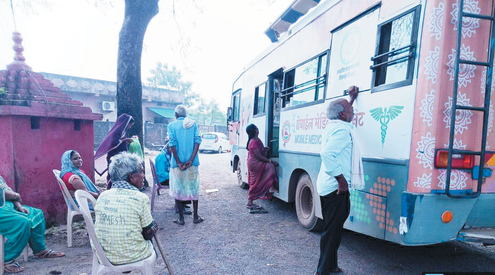 35 कैम्प में 4 हजार को मिला स्वास्थ्य लाभ