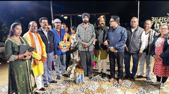 पतंजलि परिवार ने दलपत सागर में किया दीप प्रज्ज्वलन