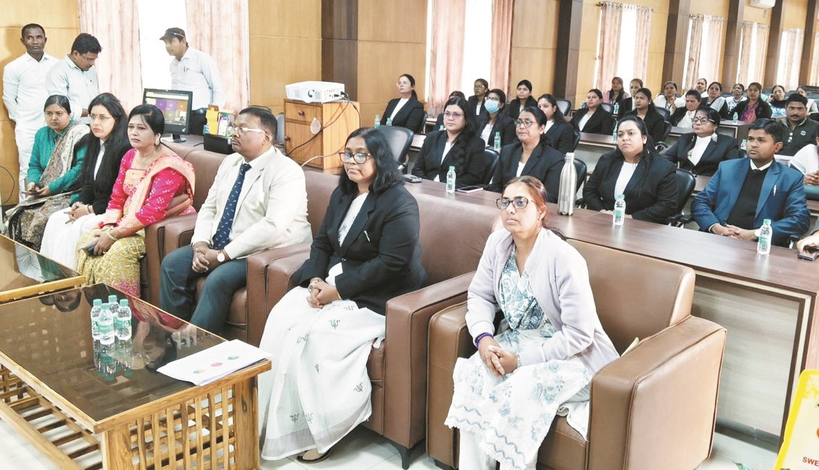 कार्यस्थल पर सुरक्षित व सम्मानजनक वातावरण के लिए जिला न्यायालय में विशेष कार्यशाला