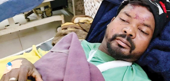 बेकाबू बोलेरो गड्ढे में, चालक घायल