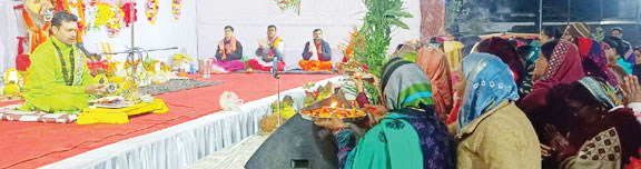 अंबिकापुर में शतचंडी महायज्ञ   अध्यात्म से शांति मिलती है- आचार्य दीपक कृष्ण शास्त्री