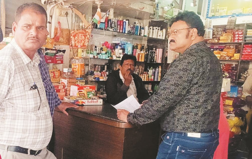 भिलाई निगम के कुर्की दल ने सवा लाख वसूले