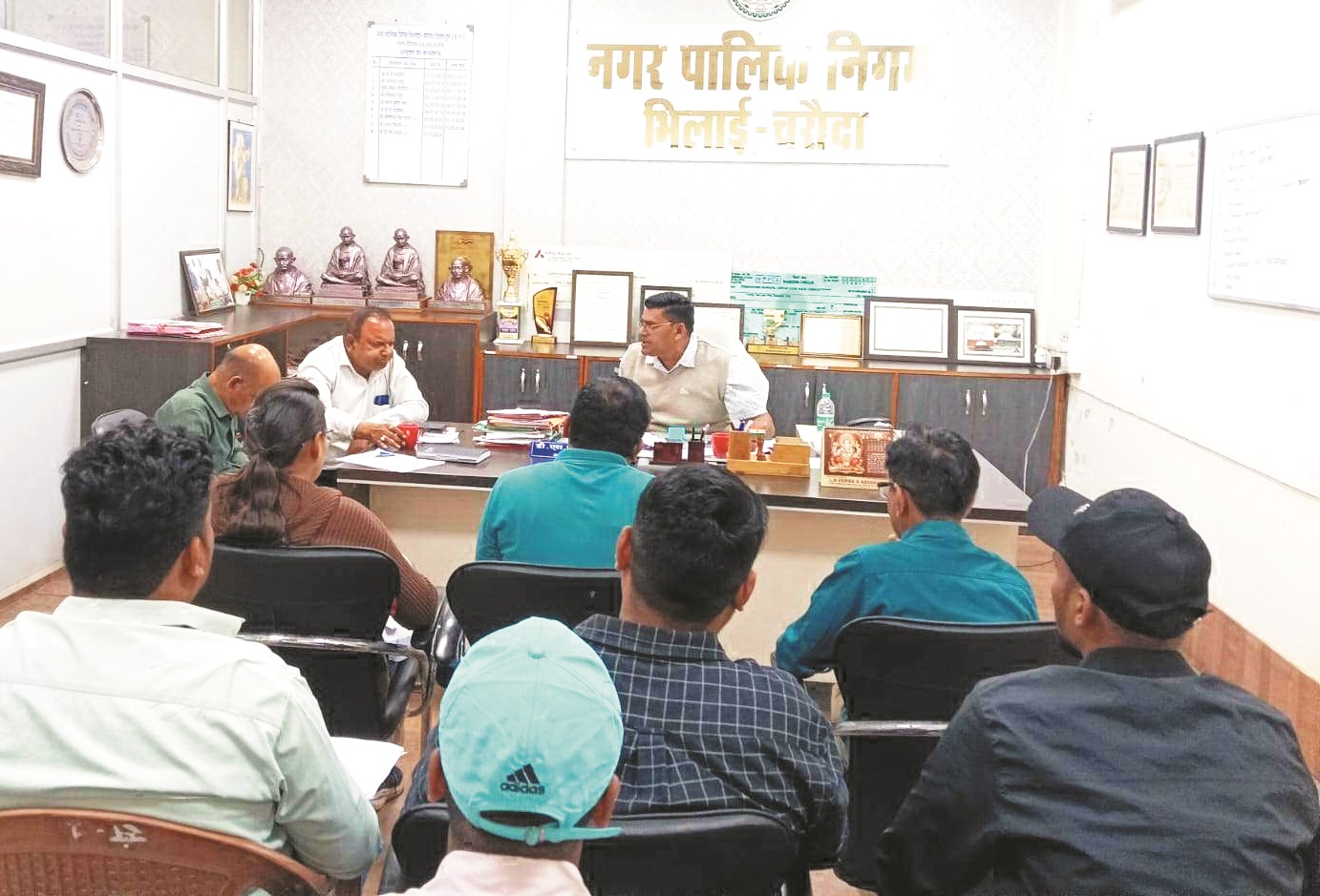 शासन की जनकल्याणकारी योजना में लेट लतीफी बर्दाश्त नहीं-कमिश्नर