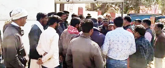 वोटर लिस्ट विवाद, 56 नाम कटने पर तहसील तक पहुंचा मामला