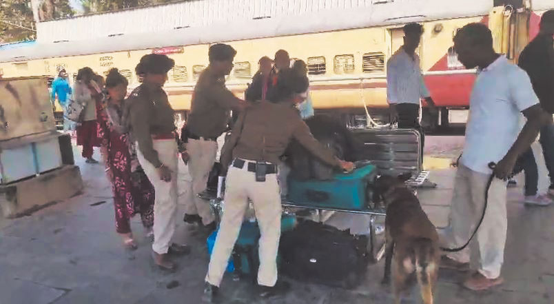 गणतंत्र दिवस को देखते हुए शहर में बढ़े चाक चौबंद